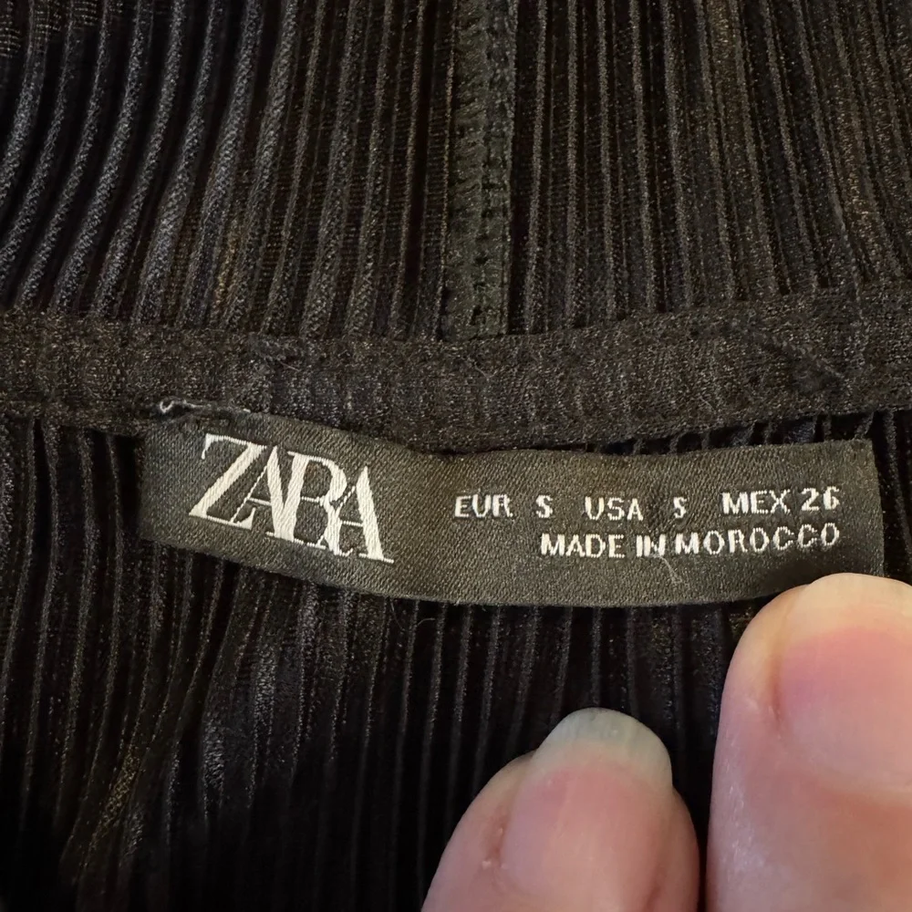 Zara Black Short Sleeve Pleated Top